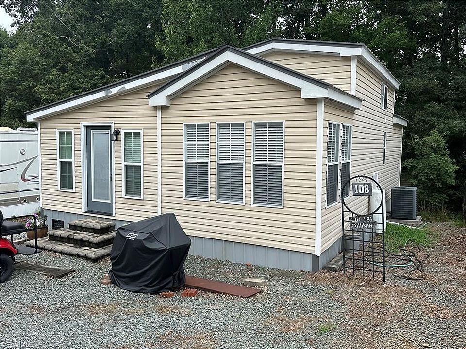 1st image of 108 Hummingbird Cir