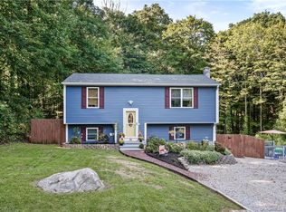 31 Holmes Rd, Oakdale, CT 06370
