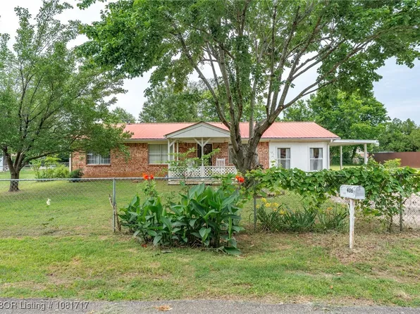 406 Hamilton St, Poteau, OK 74953