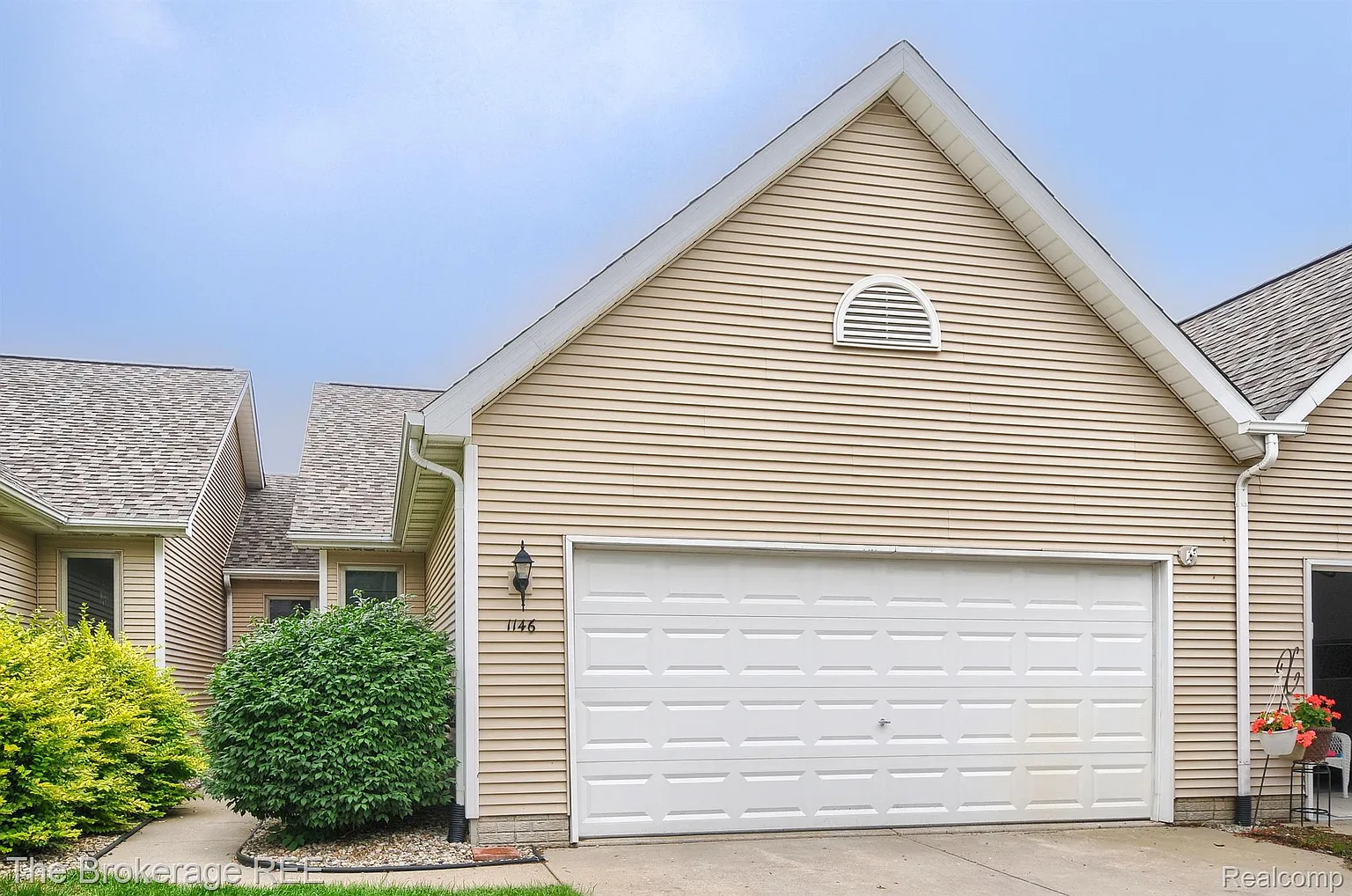 1146 Jenna Dr photo 1