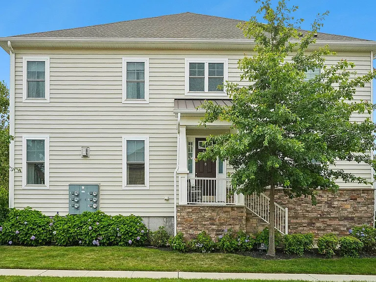 12 Eckert Dr — Photo 32