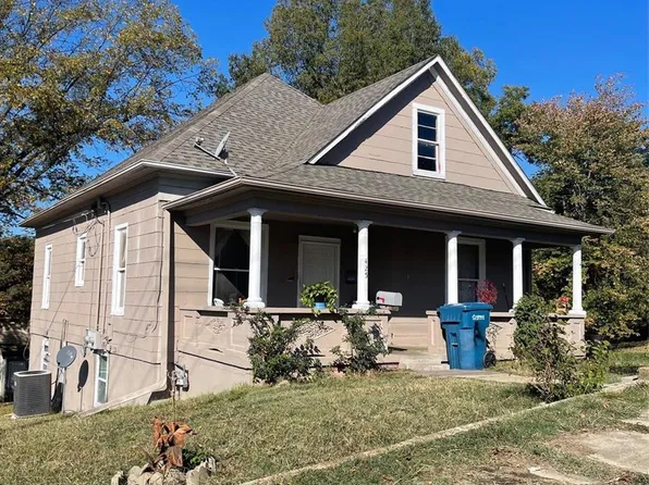 425 S 6th St, Poplar Bluff, MO 63901