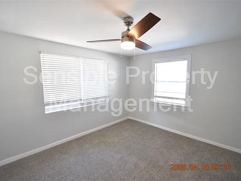 3223 W Wyoming Ave — Photo 32