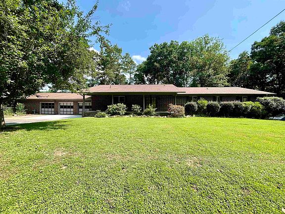 2nd image of 906 Scenic Dr NE