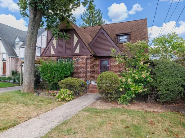 1559 Kenneth Avenue, Baldwin, NY 11510