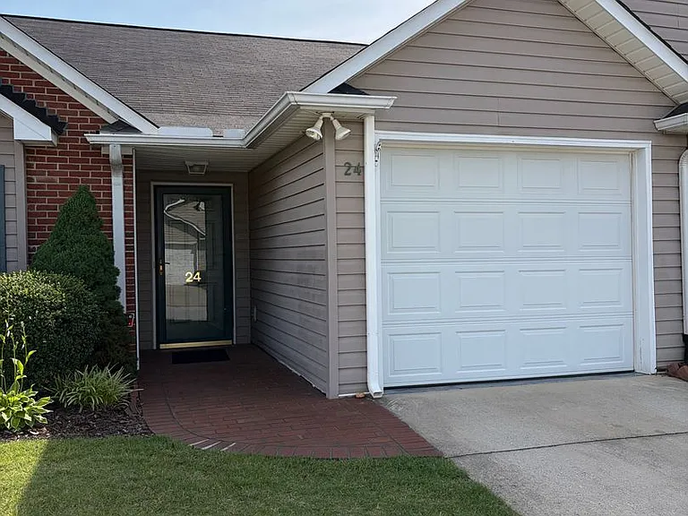 24 Magnolia Crest Dr — Photo 2