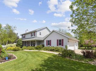 W6856 Windward Dr, Greenville, WI 54942