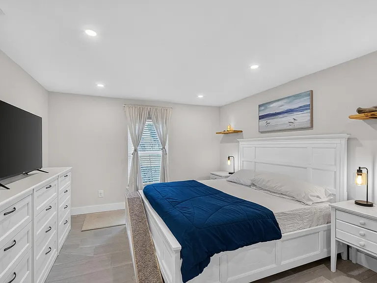 272 SW Fairchild Ave — Photo 19