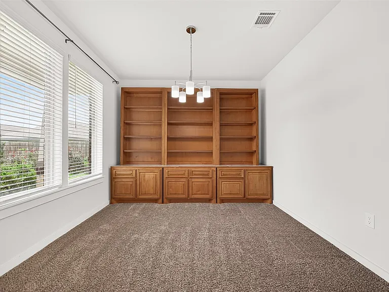 6803 Alamitos Ct — Photo 7