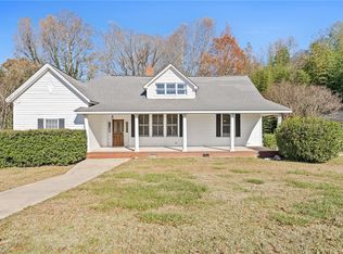 1500 N Main St, Abbeville, SC 29620