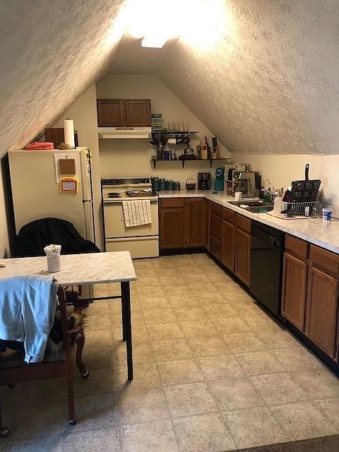 1st image of 375 Aylesford Pl