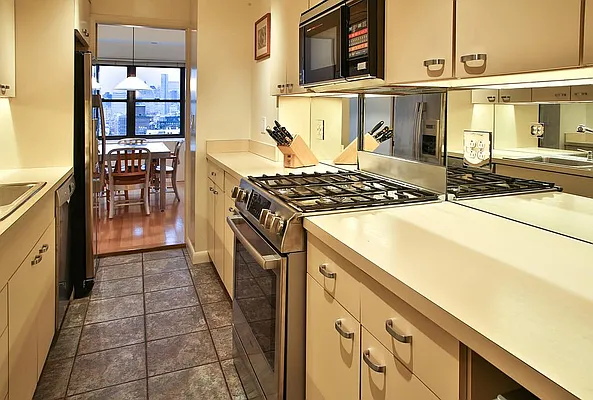 Sold by Real Direct | media 5