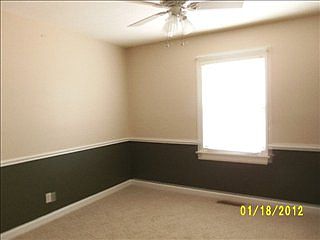 3rd image of 114 Glenn Dr