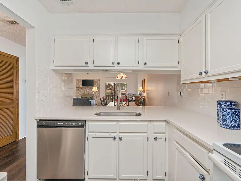 39 Hidden Cove Cir — Photo 12
