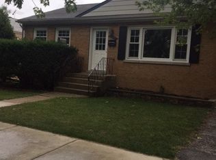 8817 S California Ave, Evergreen Park, IL 60805