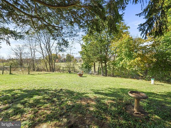 4th image of 19031 Back Rd