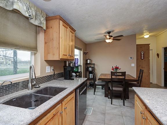 4th image of 1583 Dustin Dr