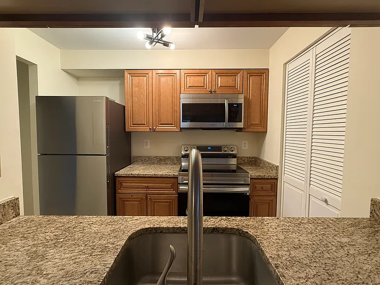 1020 N Stafford St #312 — Photo 19