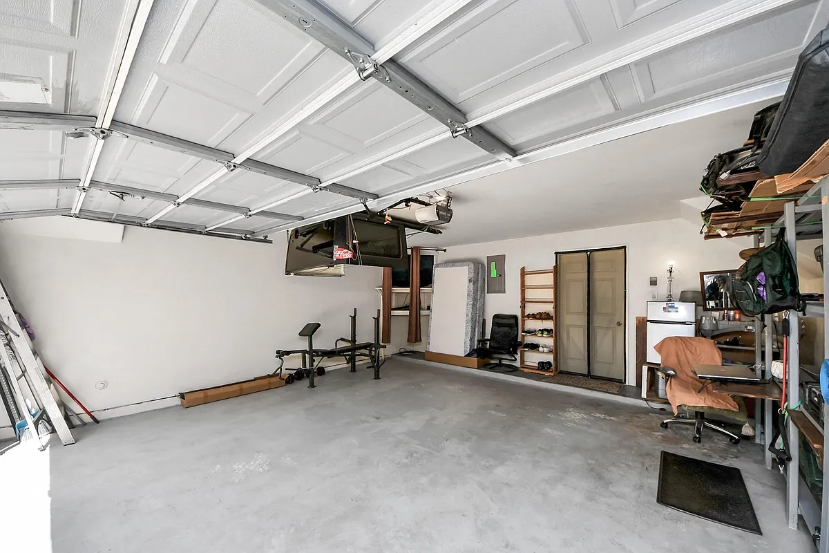 Building Photo - 10138 W Palm Lake Dr