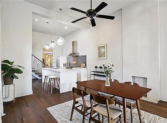 4th image of 21 Philip St #719