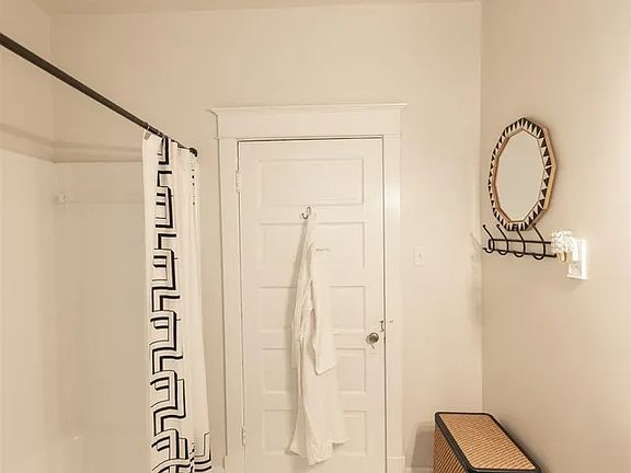 2nd image of 90 N Cooper St #1