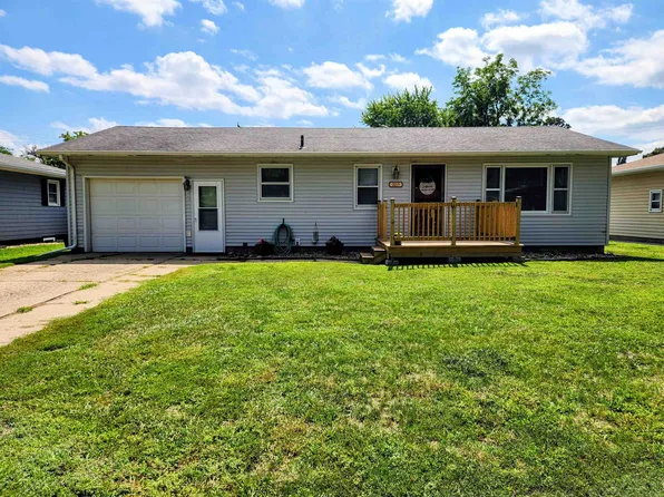 1015 E 12th St, Yankton, SD 57078