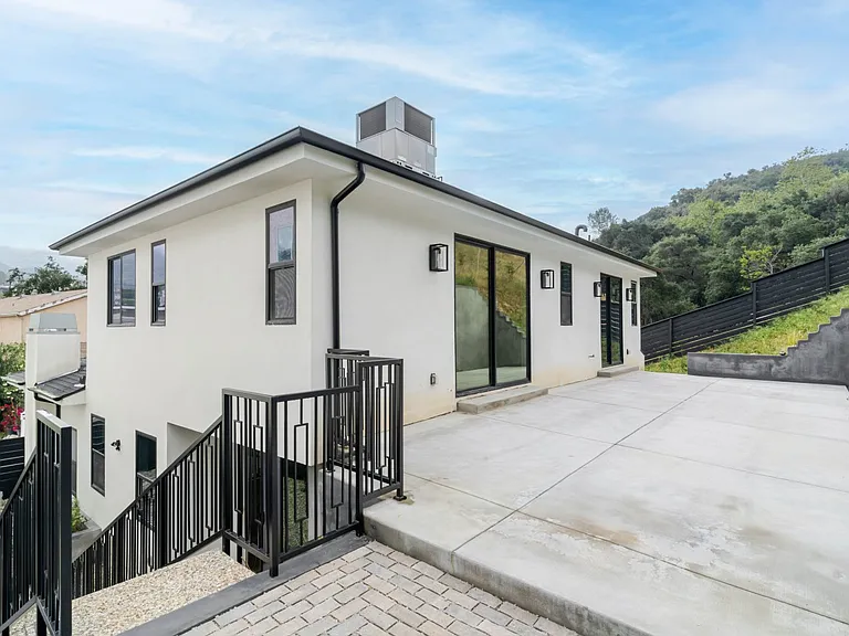 7416 Valaho Ln — Photo 33