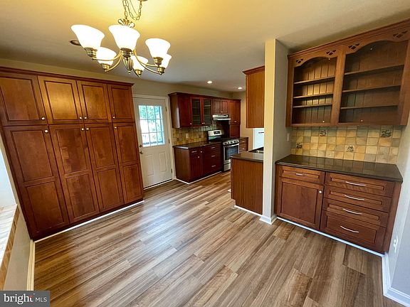 2nd image of 9704 Sudley Manor Dr