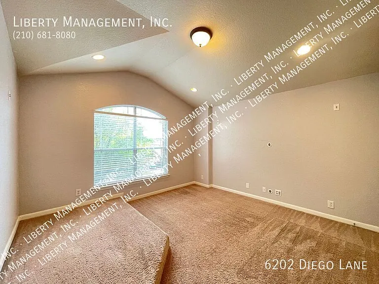 6202 Diego Ln — Photo 42