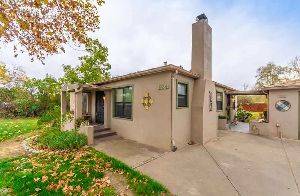 924 Claire Ave photo 1