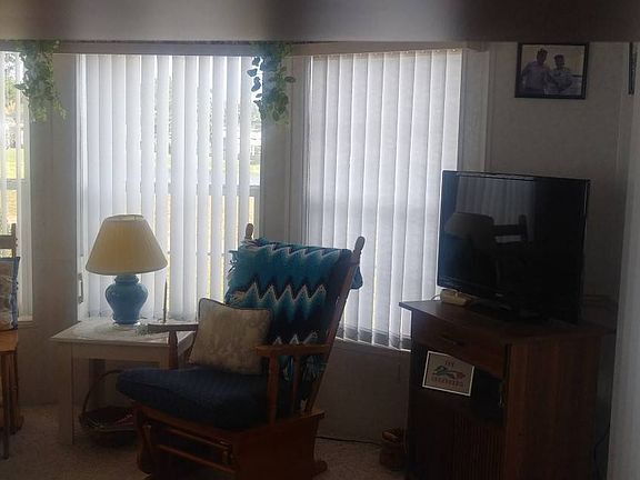 3rd image of 314 Saw Grass St