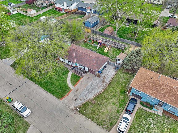 4th image of 311 Clair Ln