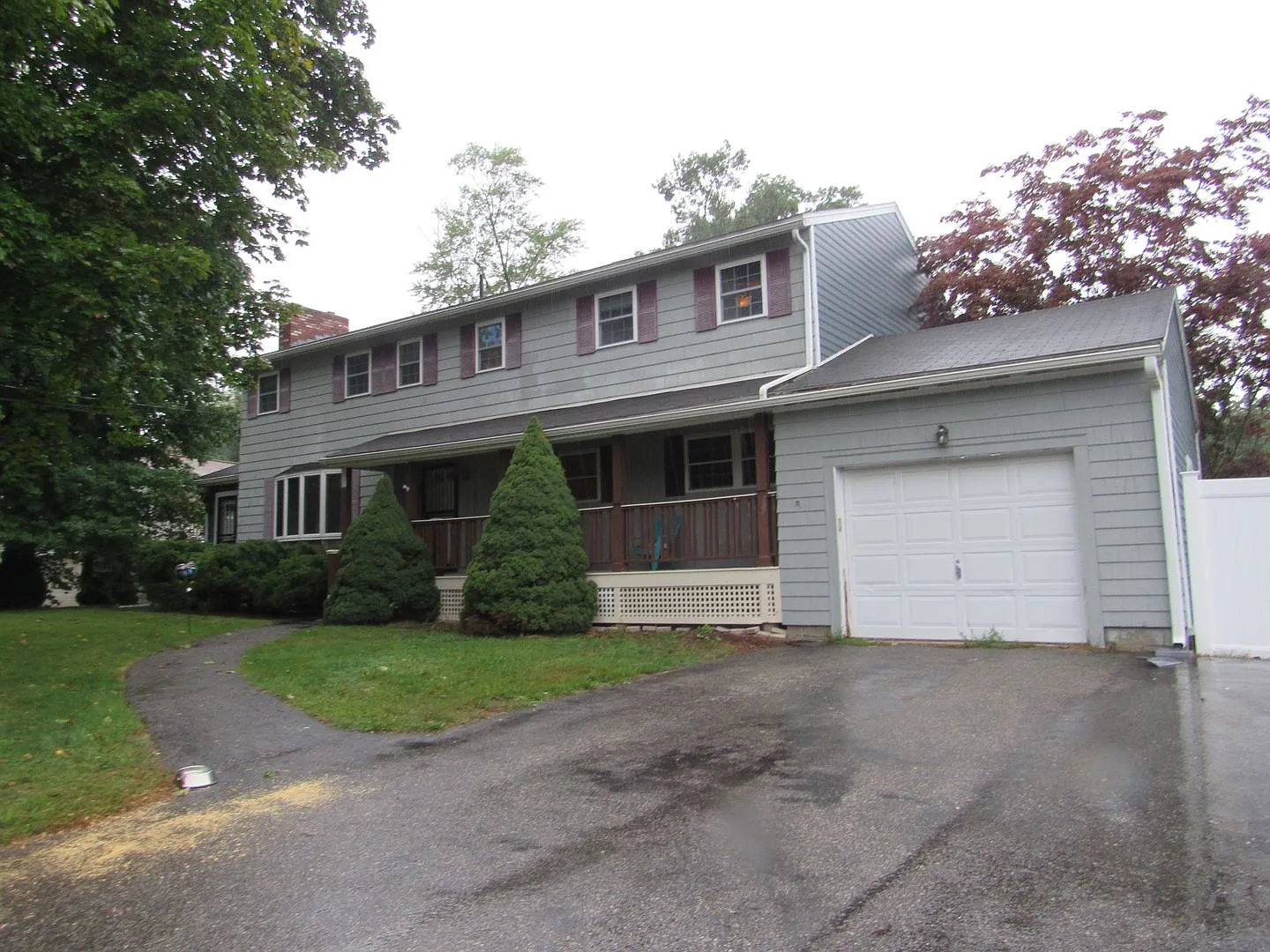 Salem 4 Bedroom Colonial for Rent! — Photo 1