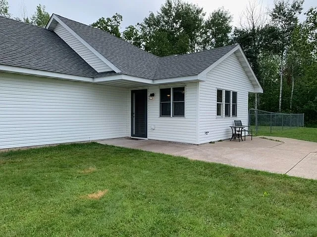2528 Plum St — Photo 8