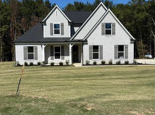 309 Centerline Roper Loop, Byhalia, MS 38611