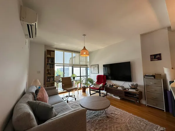 1040 Dean Street image 1 of 20