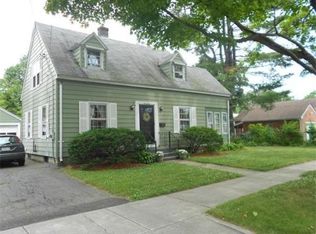 17 Brighton St, Springfield, MA 01118