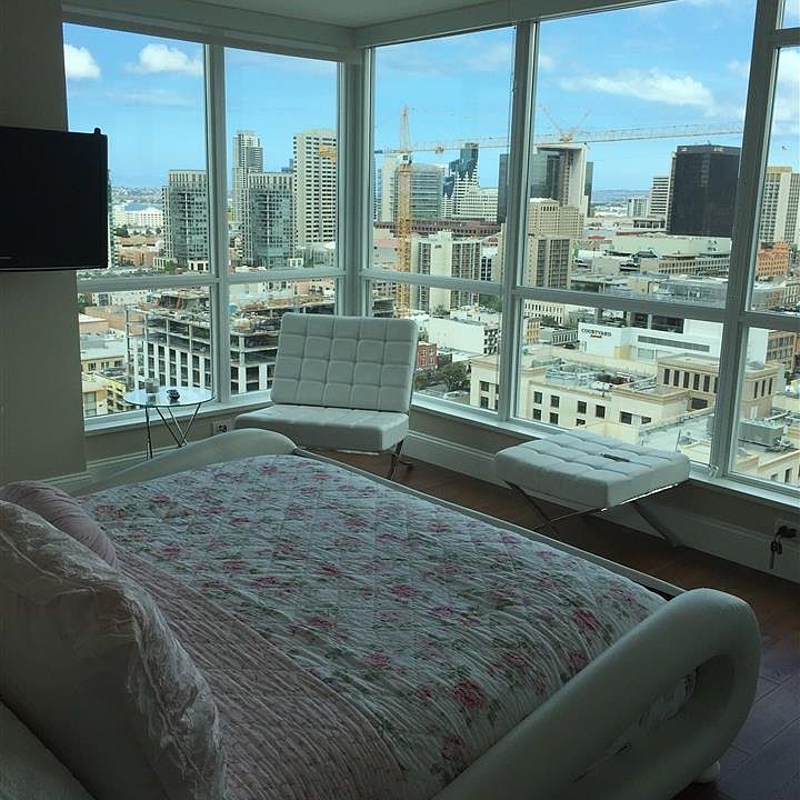 1st image of 325 7th Ave Unit 2006
