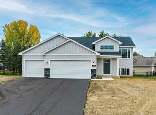 904 Brandenburg Ln, Waverly, MN 55390