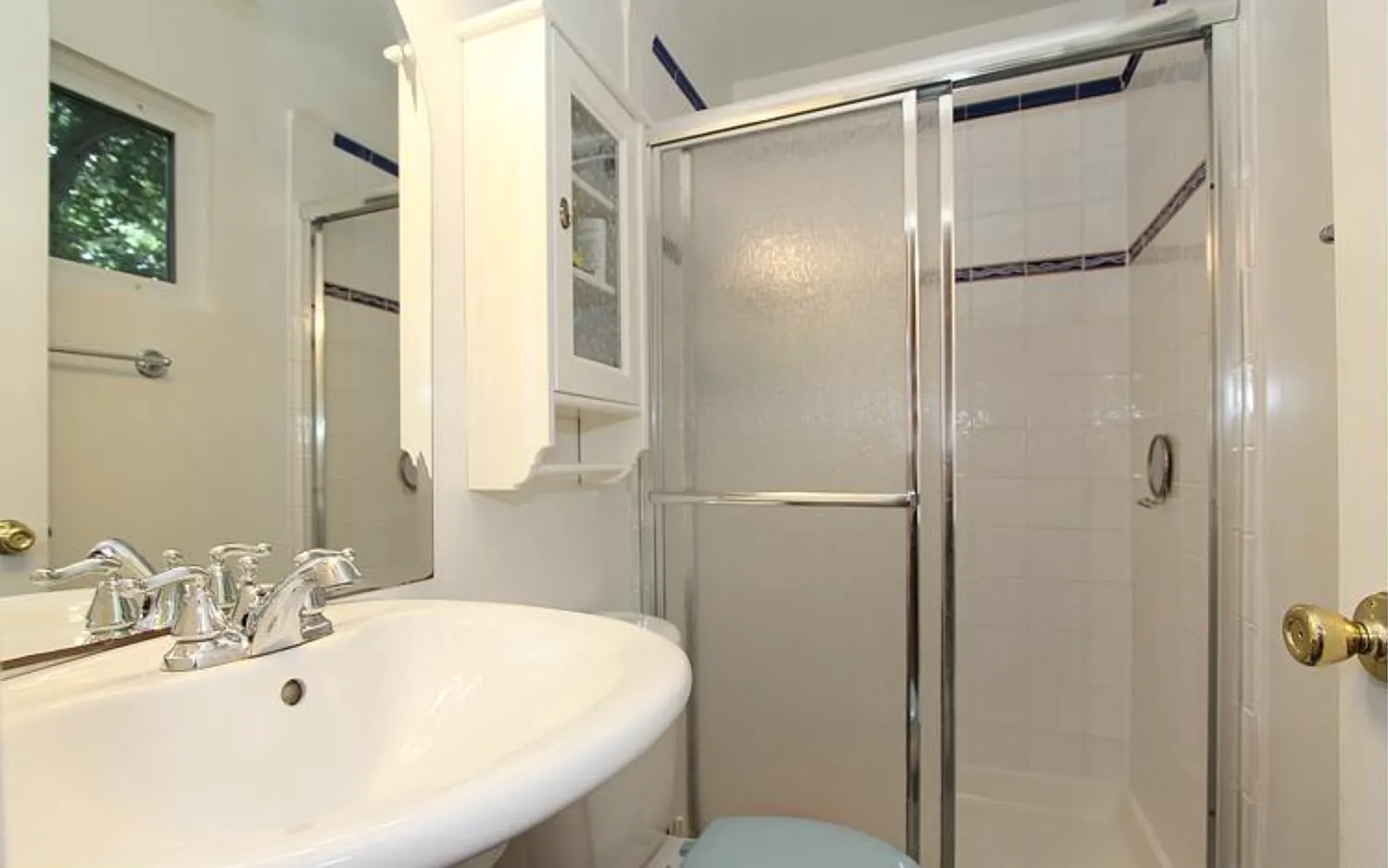 4 bed, 2.5 bath, 1680 sqft, $3,349 — Photo 4