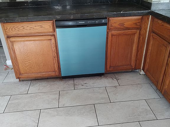 5th image of 1411 Reo Ave