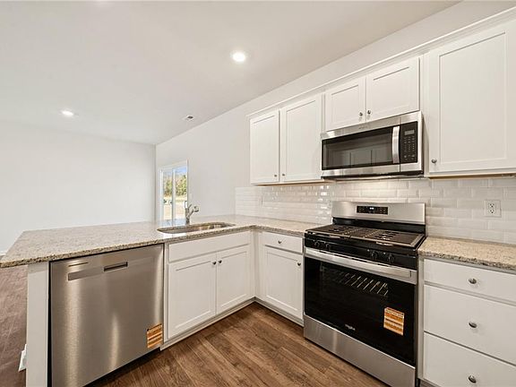 5th image of 5131 Duxbury Rd