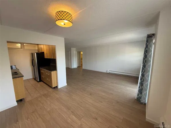 35 Park Ave APT 3D, Suffern, NY 10901