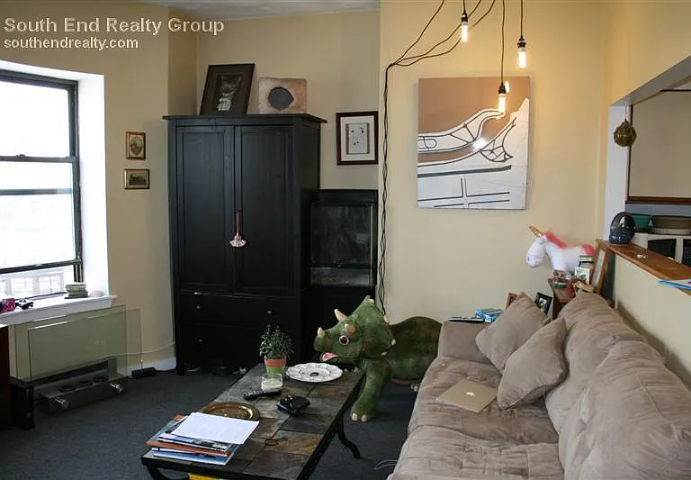 483 E Broadway #6 — Photo 32