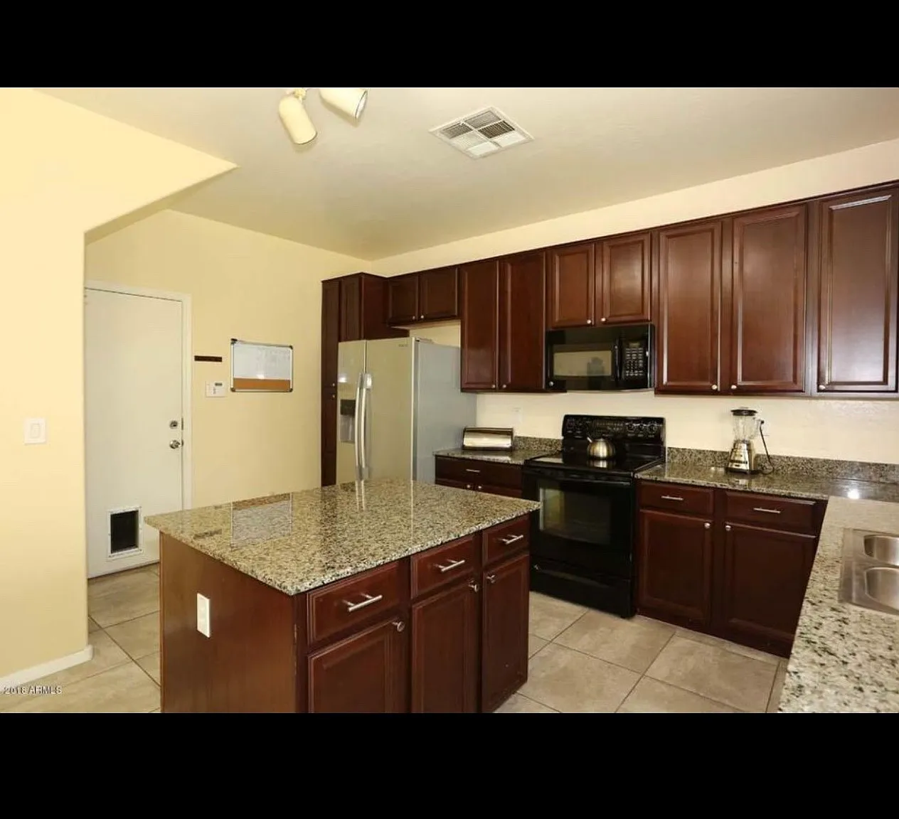 3 bed, 2.5 bath, 1951 sqft, $2,950 — Photo 4