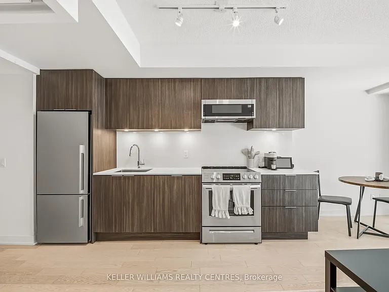 25 Richmond St E #704 — Photo 15
