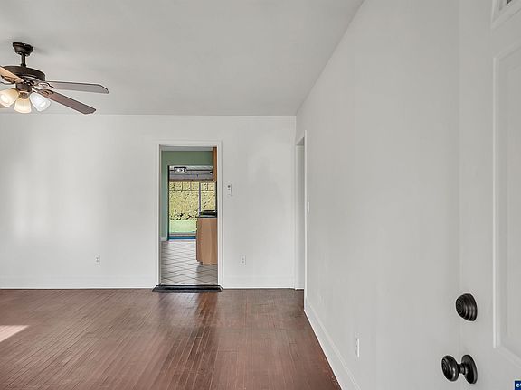 5th image of 605 Hickory St NE
