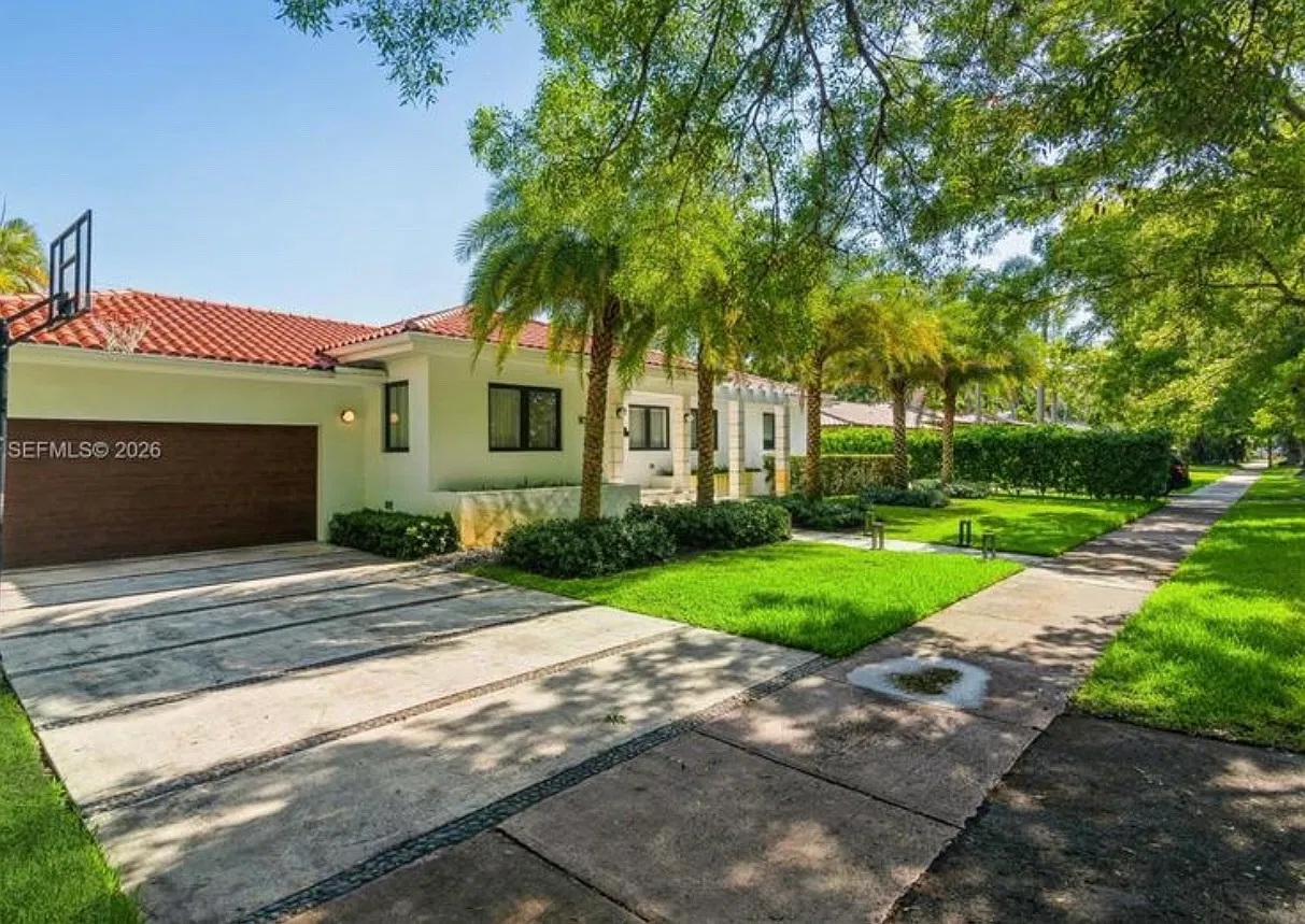 5 bed, 3757 sqft, $23,000 — Photo 2