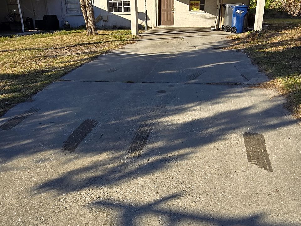 1st image of 413 60th Ave E