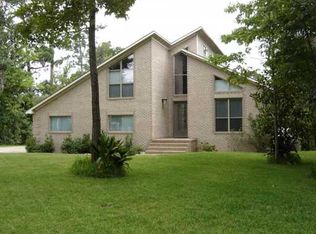 1912 Brookside Dr, Gautier, MS 39553